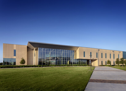 Exterior image of the new Engineering & Tech Building, which opened in 2020