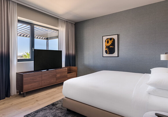 Example of room in the Geneva Marriott Hotel.